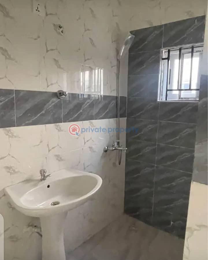 4 bedroom House For Sale Comm 18 Spintex Accra - 6