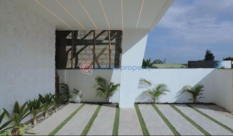 3 bedroom House For Sale Kingsby Roundabout Close To The Achimota Mall Accra - 3