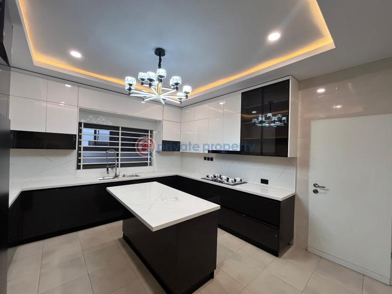 4 bedroom House For Rent Vida Cafe Abelemkpe Accra - 2