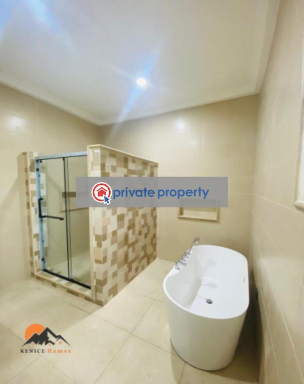 5 bedroom Townhouse For Sale Spintex Accra - 6