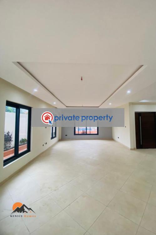 5 bedroom Townhouse For Sale Spintex Accra - 1