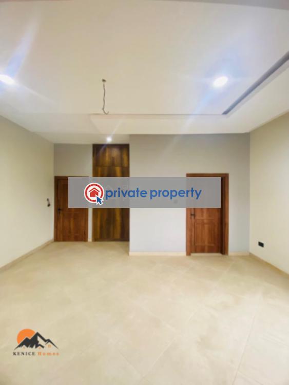 5 bedroom Townhouse For Sale Spintex Accra - 4