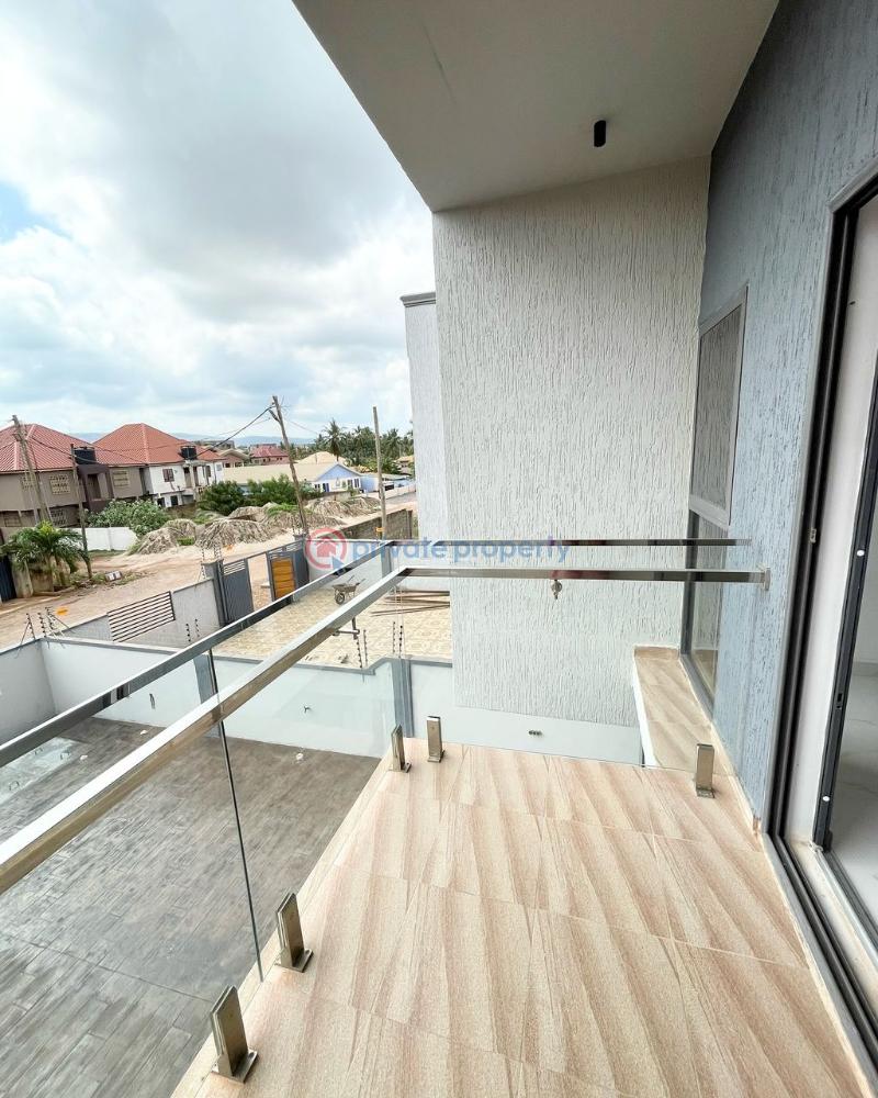 4 bedroom House For Sale Teiman After Oyarifa Adenta Municipal Accra - 8