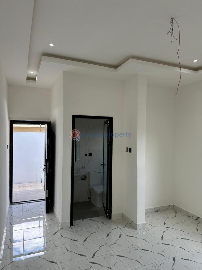 4 bedroom House For Sale Com 16 Near Kfc Comm 18 Spintex Accra - 6