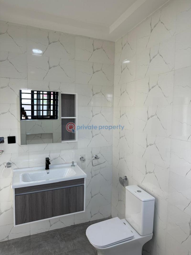 4 bedroom House For Sale Com 16 Near Kfc Comm 18 Spintex Accra - 10