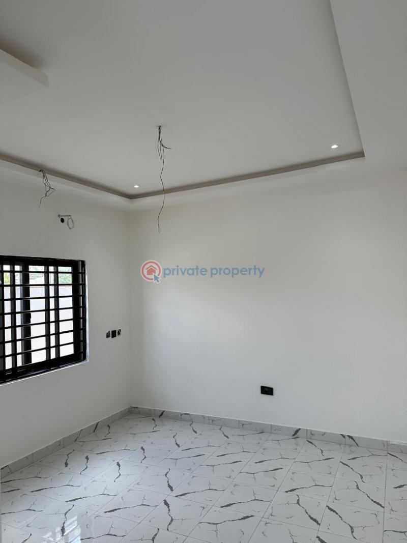 4 bedroom House For Sale Com 16 Near Kfc Comm 18 Spintex Accra - 15