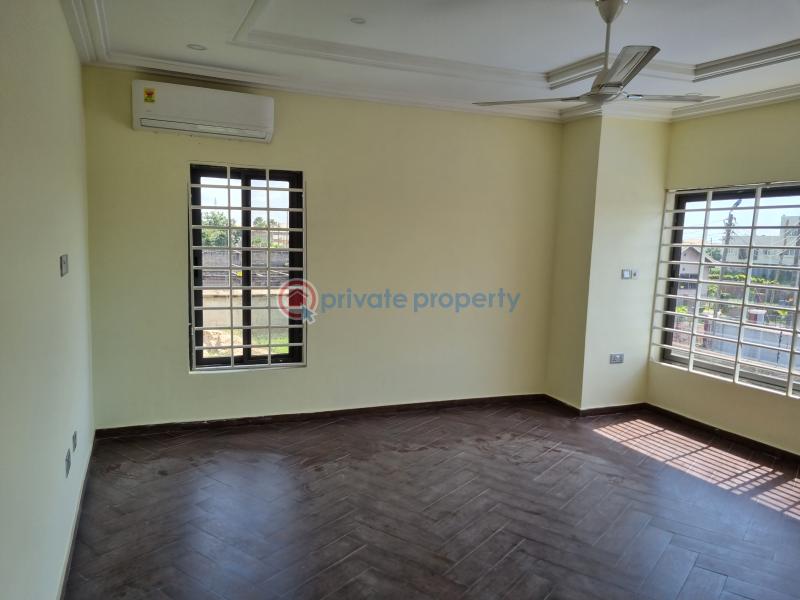 5 bedroom House For Sale Hfc Estate, Near The Police Station comm 25 Tema Accra - 19