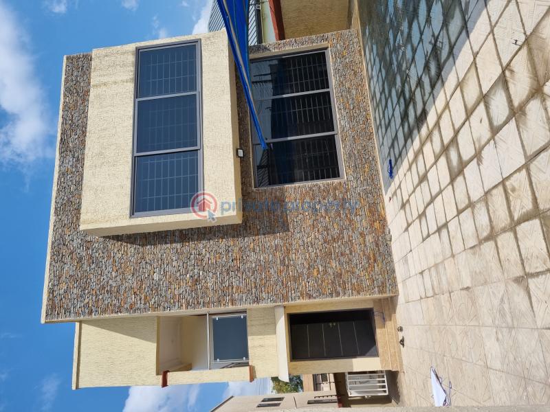 5 bedroom House For Sale Hfc Estate, Near The Police Station comm 25 Tema Accra - 1