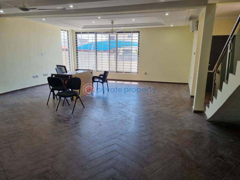 5 bedroom House For Sale Hfc Estate, Near The Police Station comm 25 Tema Accra - 5