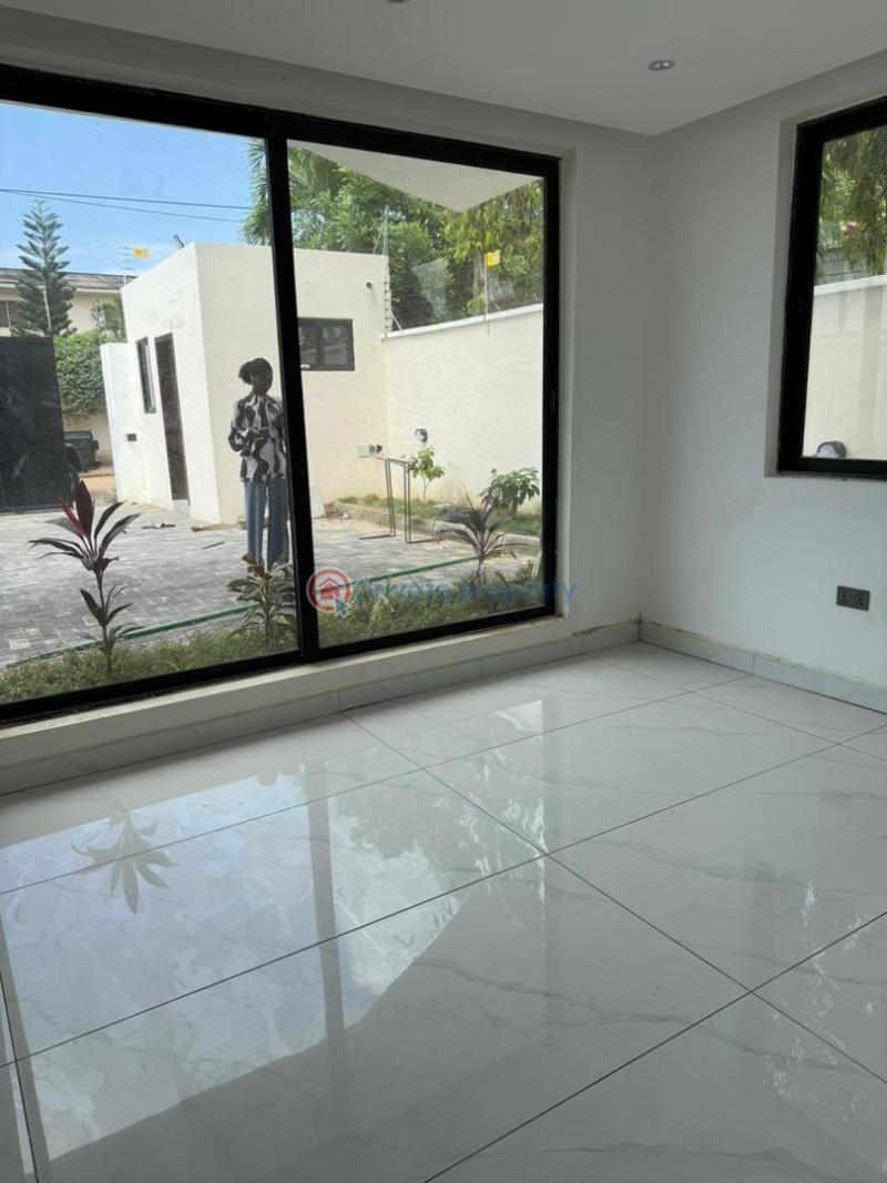4 bedroom House For Sale Cantonments Accra - 8