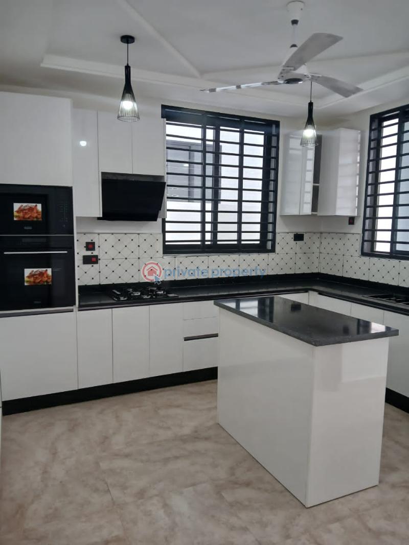 5 bedroom House For Sale Mannet Area Spintex Road Accra - 8
