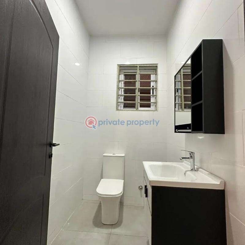 5 bedroom House For Sale Lakeside Estate Adenta Municipal Accra - 5