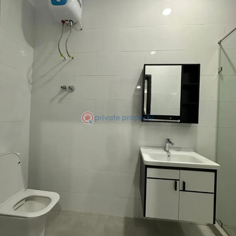 5 bedroom House For Sale Lakeside Estate Adenta Municipal Accra - 7