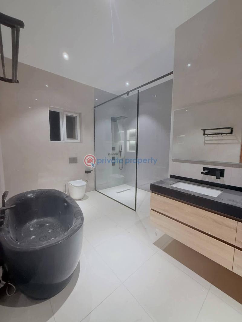 5 bedroom House For Sale Sakumono Spintex Accra - 7