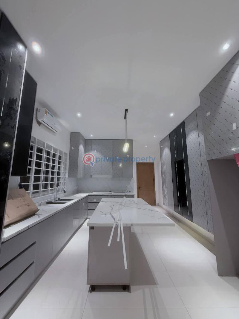 5 bedroom House For Sale Sakumono Spintex Accra - 4