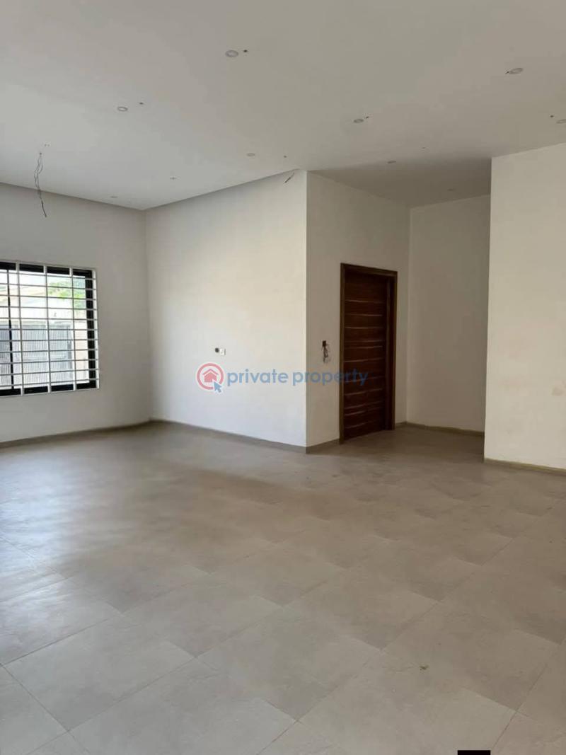 5 bedroom House For Sale Com 19 Spintex Accra - 1