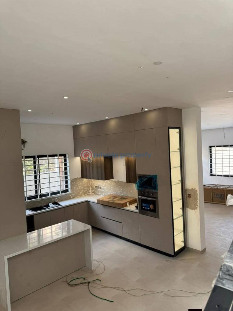 5 bedroom House For Sale Com 19 Spintex Accra - 3