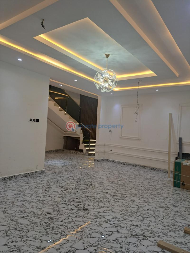 4 bedroom House For Sale Com 14 Lashibi Accra - 2