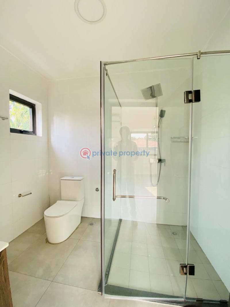 4 bedroom House For Sale Palace Street North Legon Accra - 7