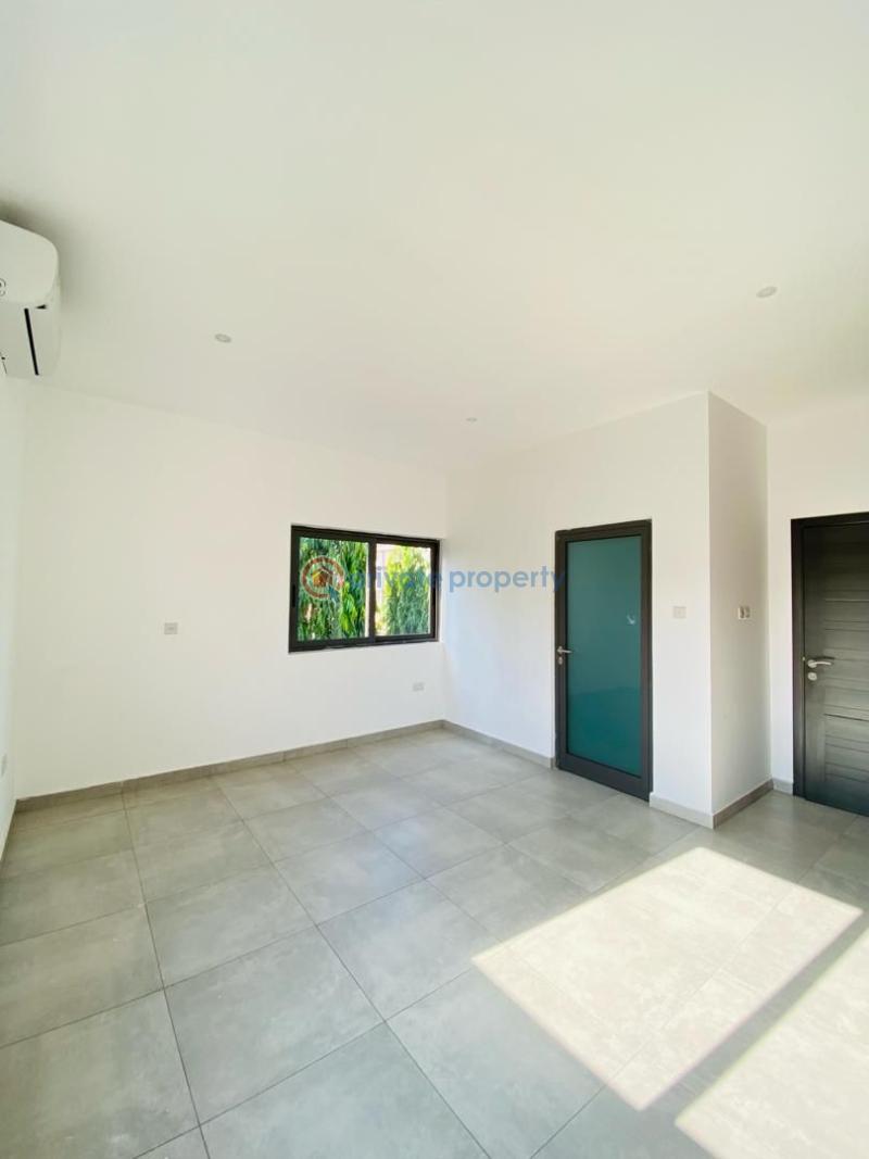 4 bedroom House For Sale Palace Street North Legon Accra - 5