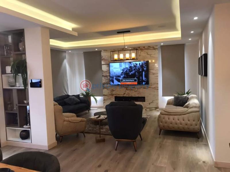 5 bedroom Townhouse For Sale Cantonments Accra - 2