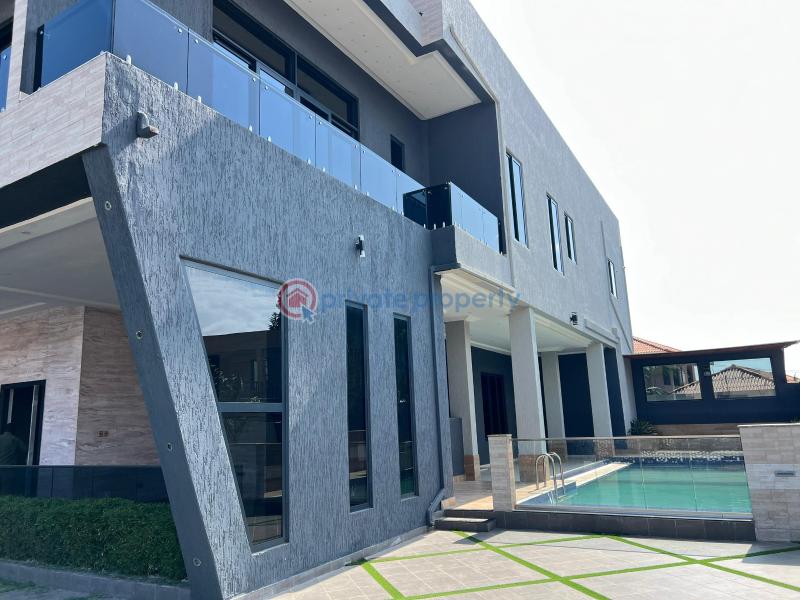 7 bedroom House For Sale Spintex Accra - 5