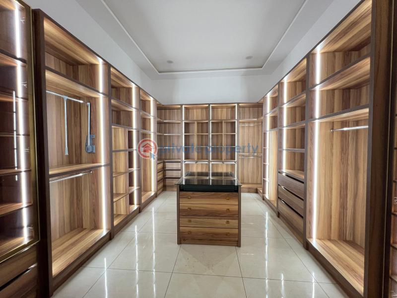 7 bedroom House For Sale Spintex Accra - 11