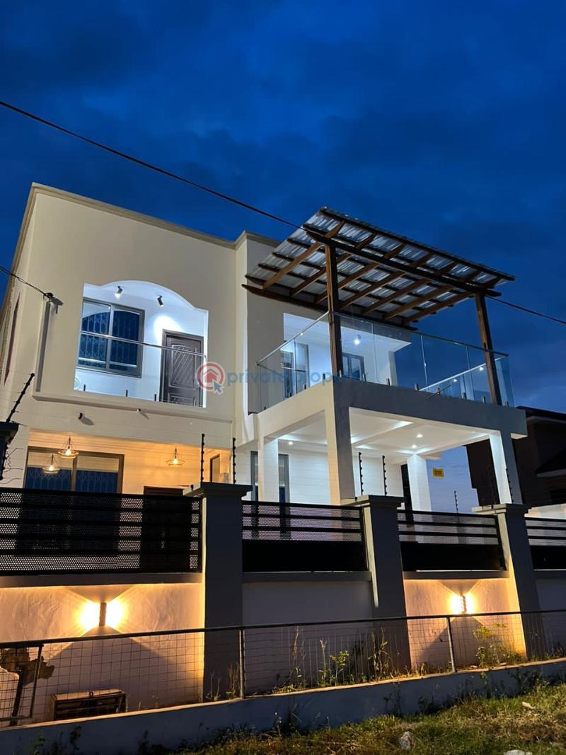 6 bedroom House For Sale Community 24 Tema Accra - 2