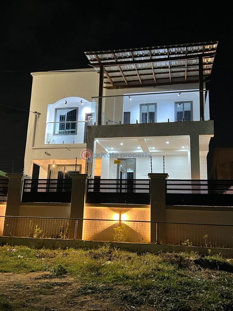 6 bedroom House For Sale Community 24 Tema Accra - 1