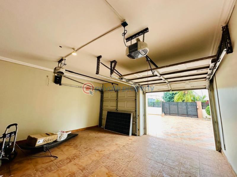 6 bedroom Detached Duplex For Sale Lakeside Estate Ashaley Botwe Adenta Municipal Accra - 4