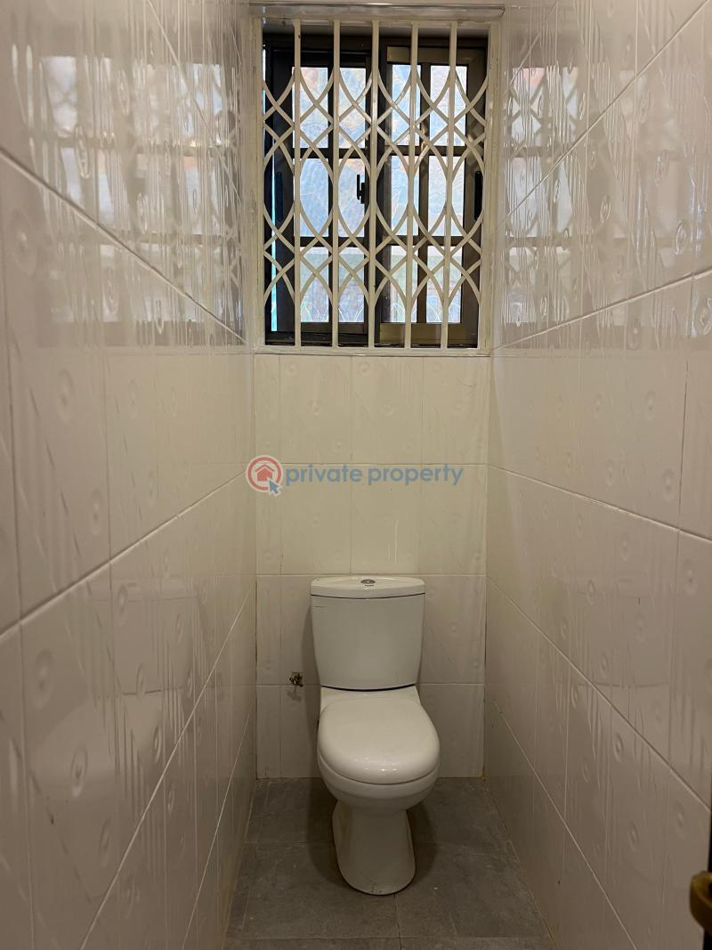 5 bedroom House For Sale Hans Cottage Cape Coast Metropolitan Central Region - 1