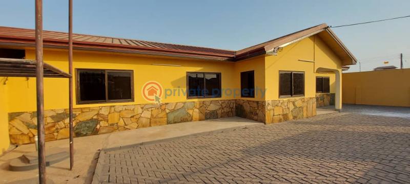 3 bedroom House For Sale Community 25 Tema Accra - 3