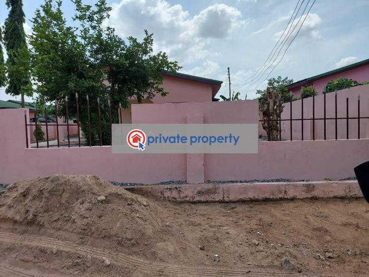 2 bedroom Detached Bungalow For Sale &nbsp;amasaman Kutunse Accra Metropolitan  - 9