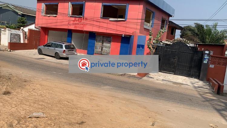 3 bedroom Detached Bungalow For Sale  nyaniba Estates Area Osu Accra - 0