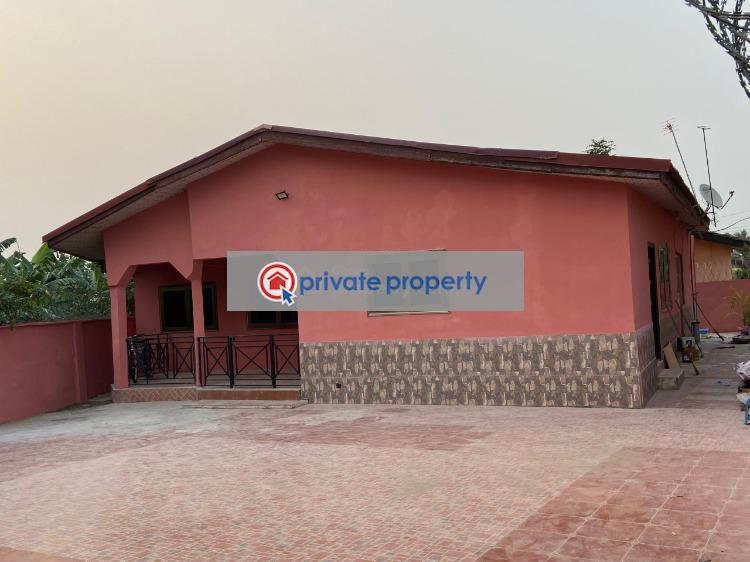 3 bedroom Detached Bungalow For Sale &nbsp;amasaman Highway Accra Metropolitan  - 1