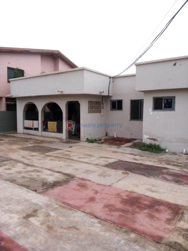 4 bedroom Detached Bungalow For Sale Gbawe Guinness Depot Area Ga South Municipal Accra - 0