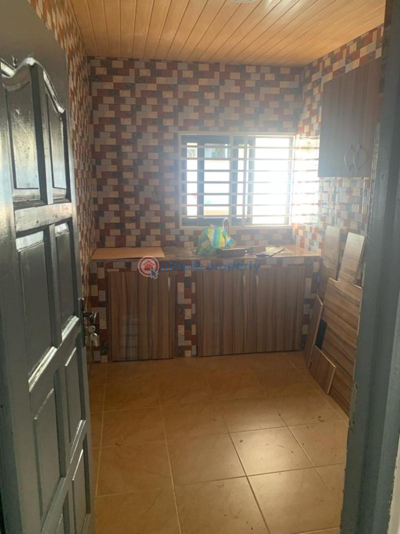 9 bedroom House For Sale Jt Park Area Mataheko Accra - 3