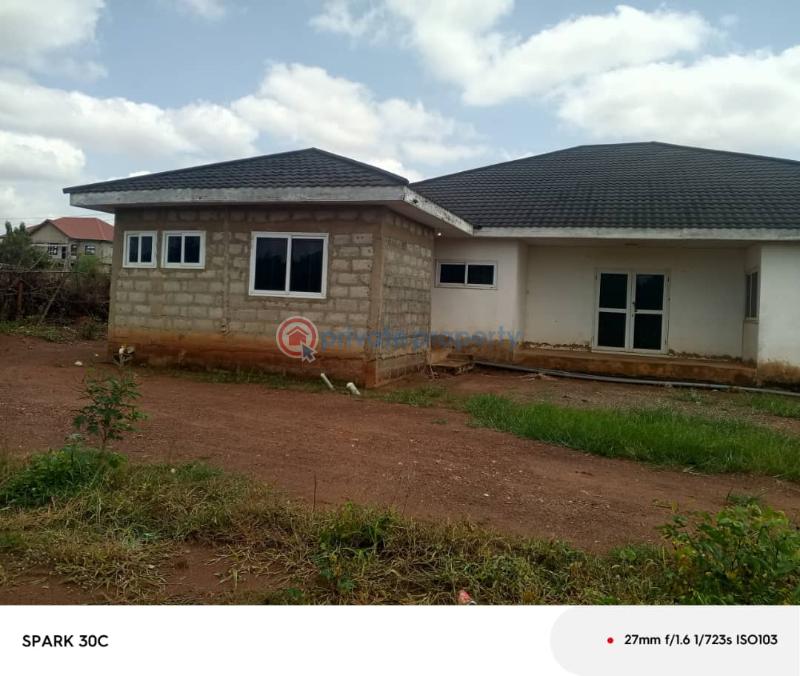 4 bedroom House For Sale Valley View University oyibi. Accra - 2