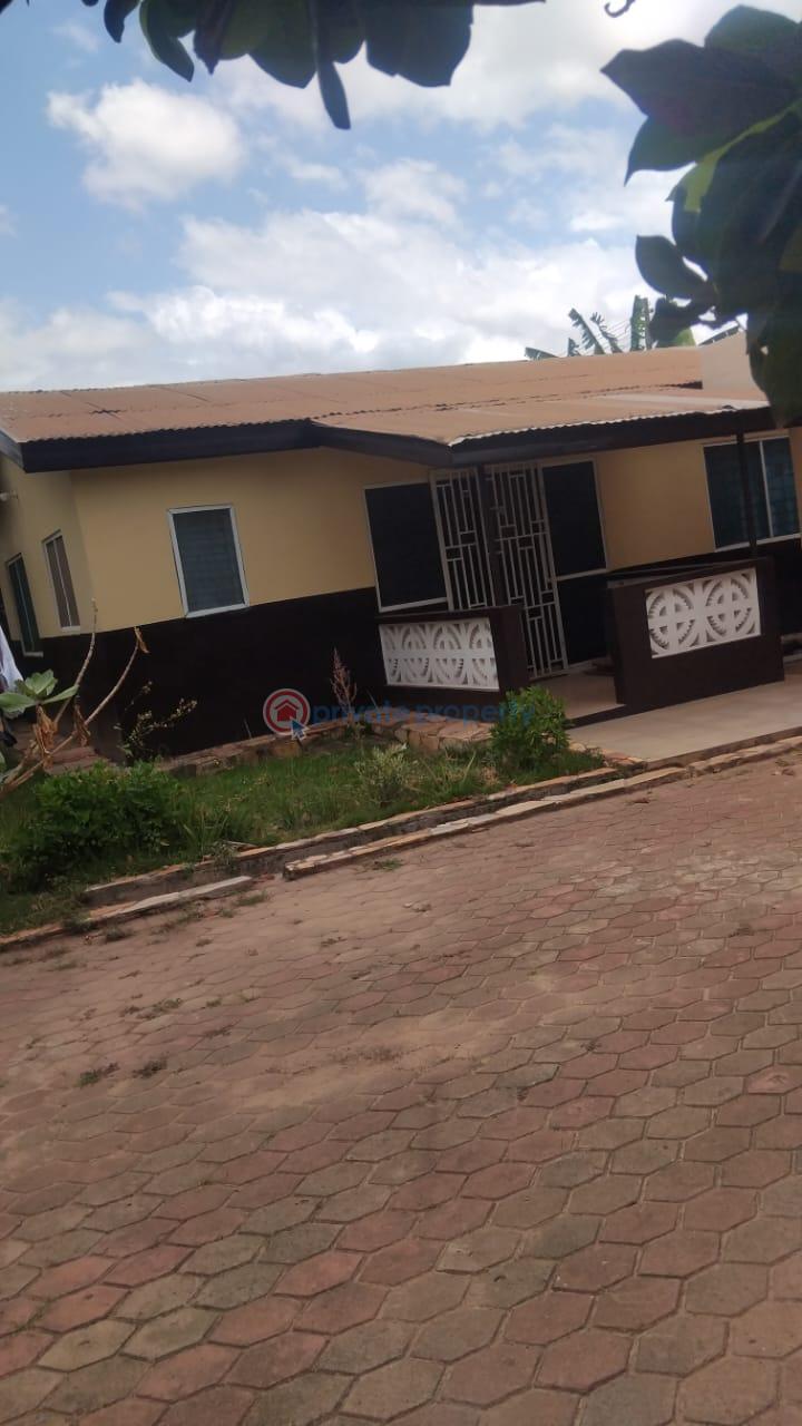 7 bedroom House For Sale Adenta Filling Station Area Adenta Adenta Municipal Accra - 1