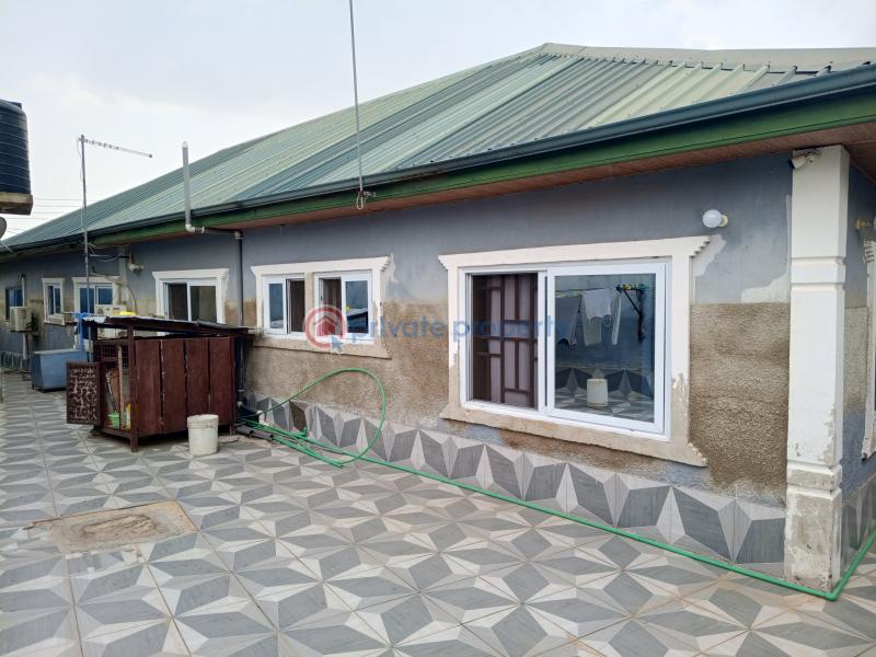 5 bedroom Detached Bungalow For Sale Abease Amasaman Ga West Municipal Accra - 1