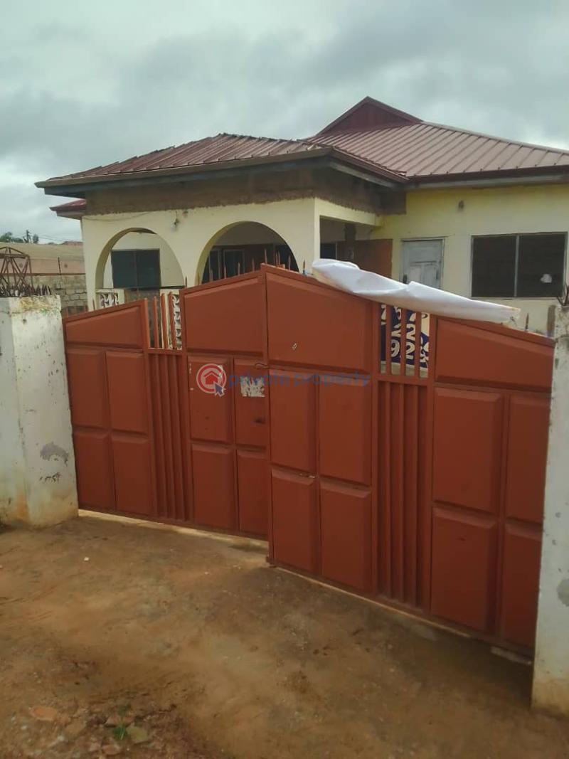 5 bedroom House For Sale Mc Cathy Hill Down Gbawe Ghana Accra