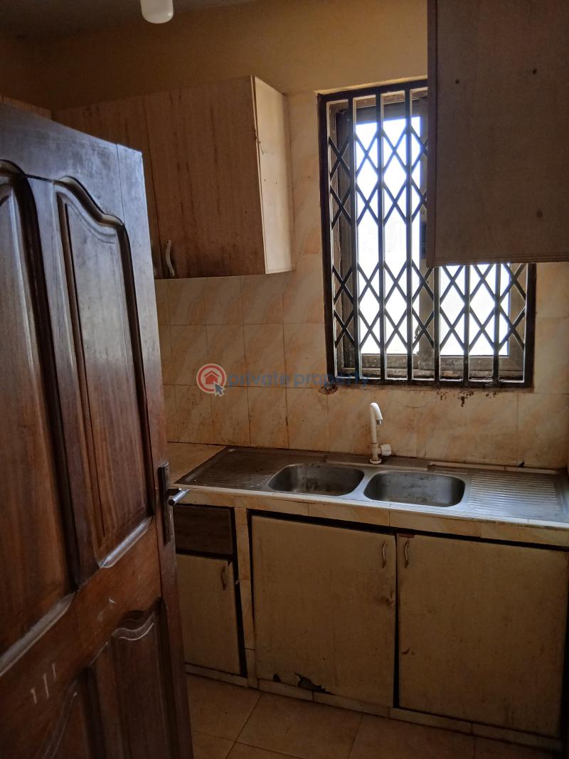 6 bedroom House For Sale Mary Lucy Hospital Awoshie Ga Central Municipal Accra - 13