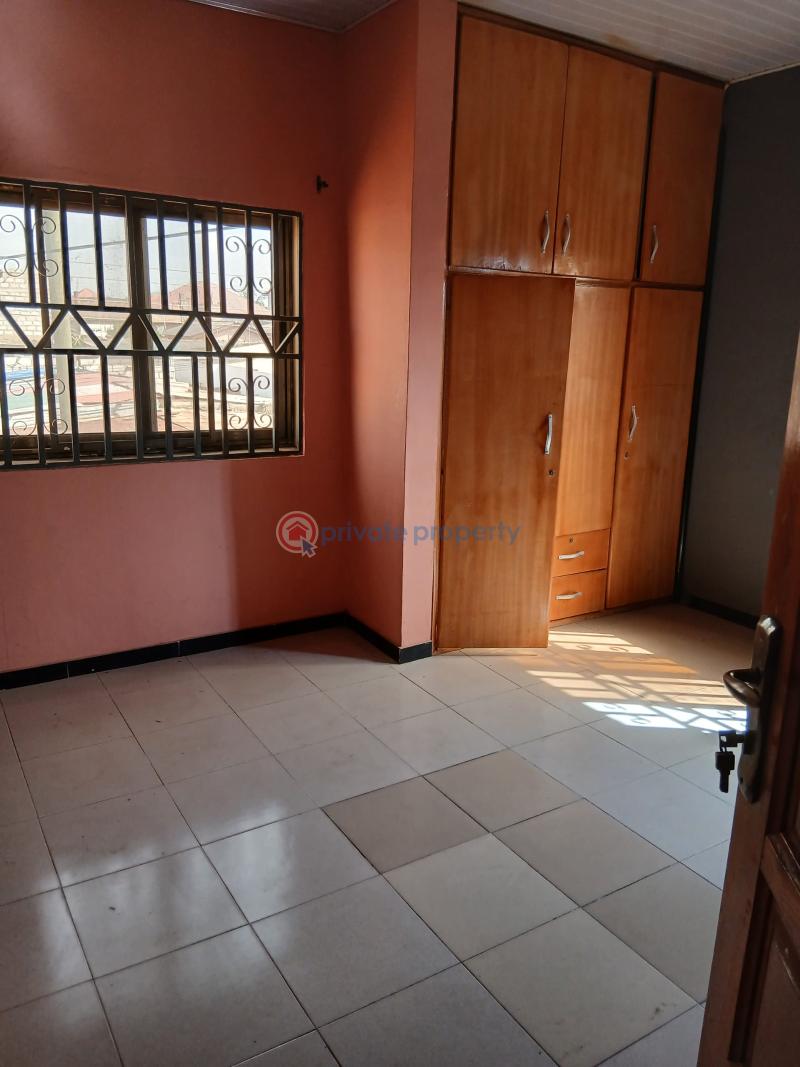 6 bedroom House For Sale Mary Lucy Hospital Awoshie Ga Central Municipal Accra - 5