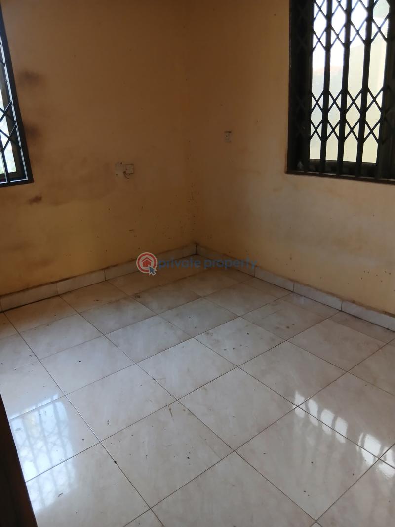 6 bedroom House For Sale Mary Lucy Hospital Awoshie Ga Central Municipal Accra - 12