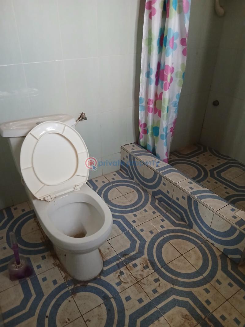 6 bedroom House For Sale Mary Lucy Hospital Awoshie Ga Central Municipal Accra - 2