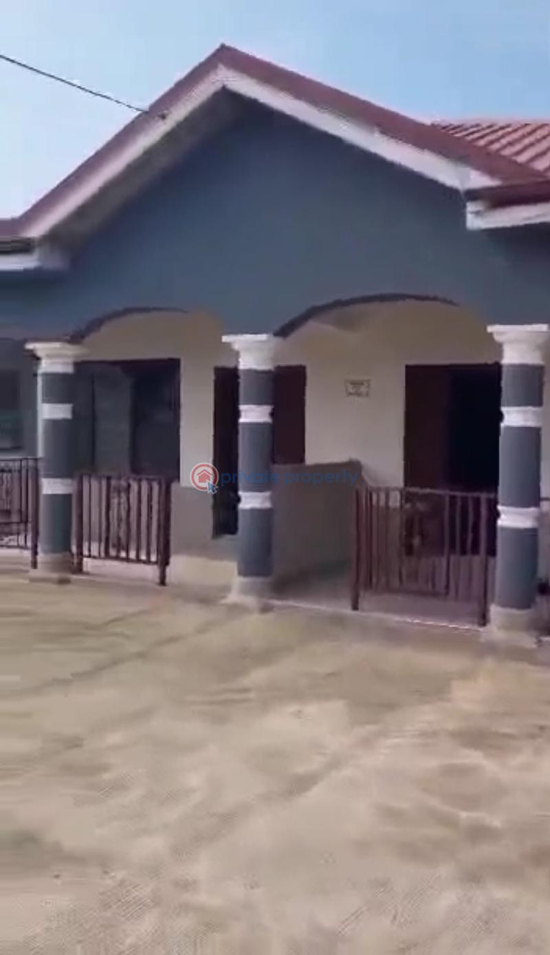 8 bedroom Detached Duplex For Sale Tuba Weija Ga South Municipal Accra - 1