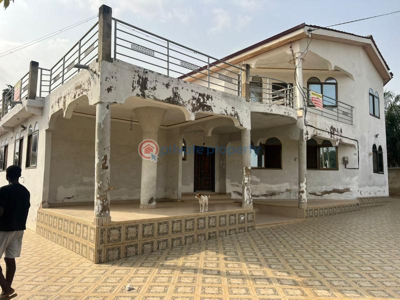 4 bedroom Detached Bungalow For Sale Gbawe Gravel Junction Area McCarthy Hill Ga South Municipal Accra - 0