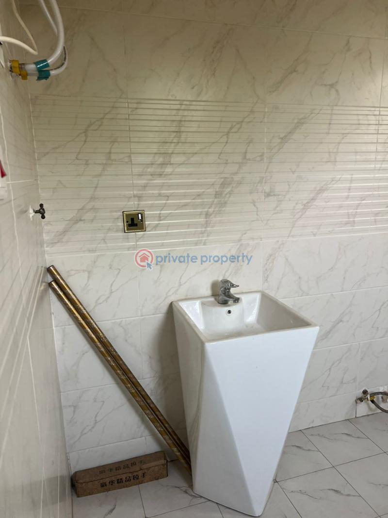 4 bedroom Detached Bungalow For Sale Gbawe Gravel Junction Area McCarthy Hill Ga South Municipal Accra - 6