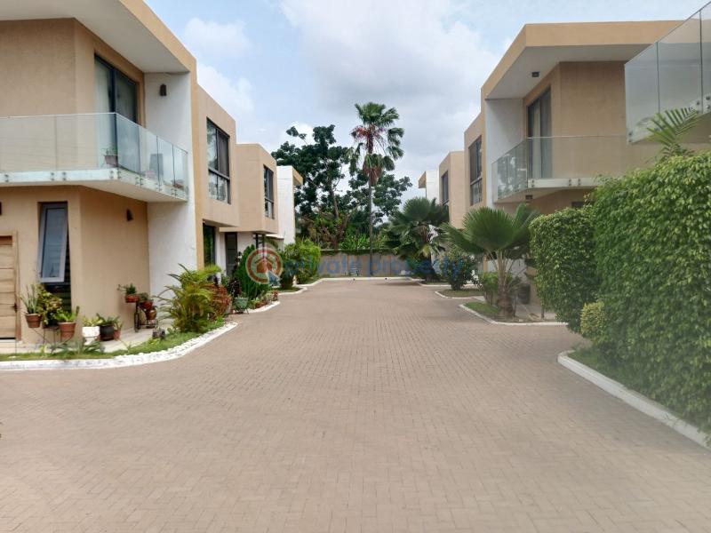 4 bedroom Townhouse For Rent Airport Residential Area Accra - 1