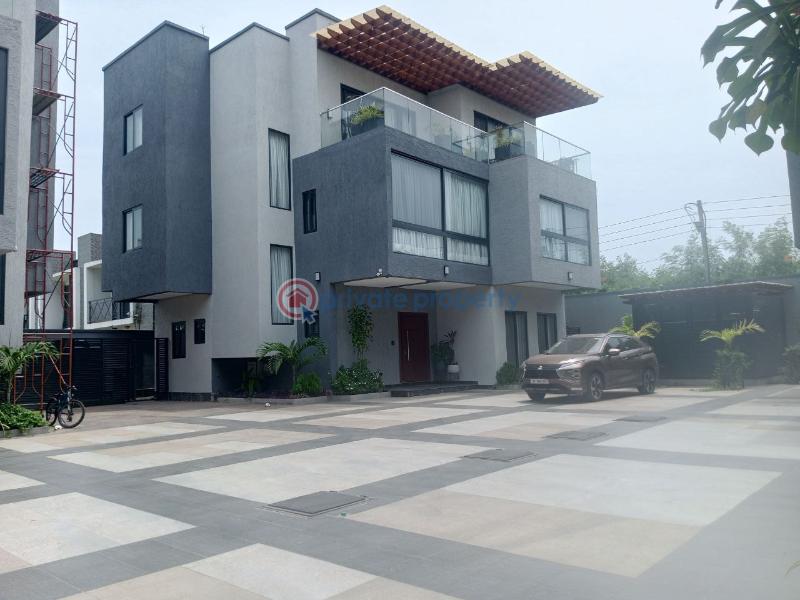 Townhouse For Rent Roman Ridge Ridge Airport Residential Area Accra - 0